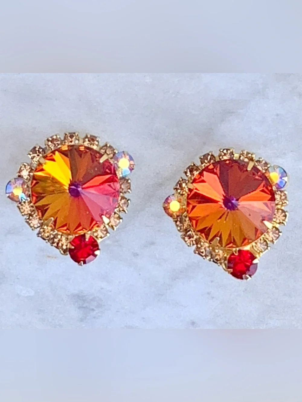 JULIANA D & L RIVOLI Gold Crystal Aurora Borealis CLIP ON EARRINGS VINTAGE 60’s